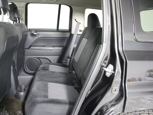 Used 2016 Jeep Patriot Sport w/ Power Value Group FWD image 29
