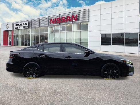 Certified 2023 Nissan Maxima SR w/ Sport Mat Group image 8