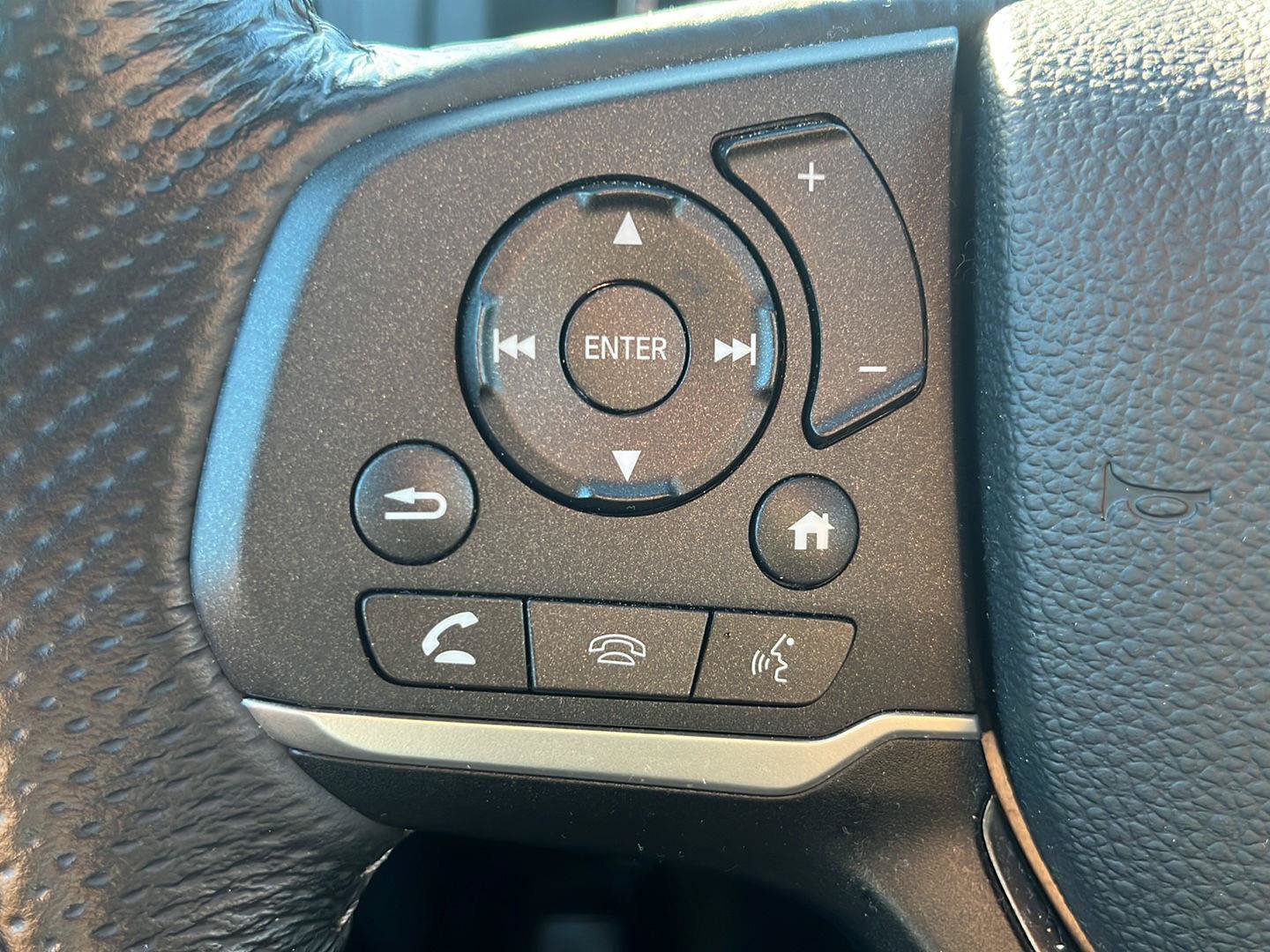 Certified 2025 Honda Passport EX-L image 9