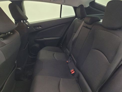 Used 2020 Toyota Prius LE AWD/4WD image 18
