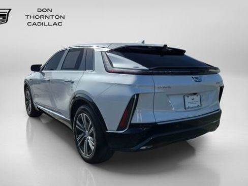 Used 2024 Cadillac Lyriq Luxury AWD/4WD image 3