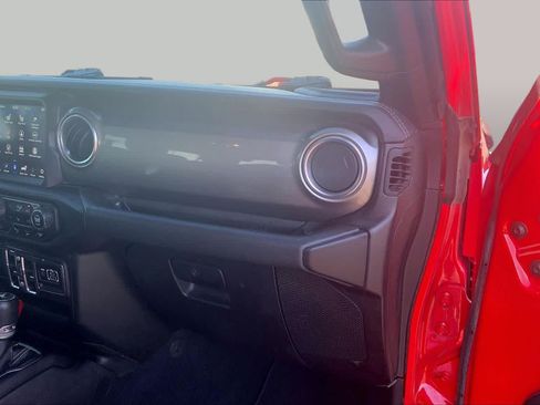 Used 2021 Jeep Wrangler Unlimited Sahara AWD/4WD image 19