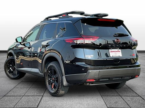 Certified 2026 Nissan Rogue SV AWD/4WD image 5
