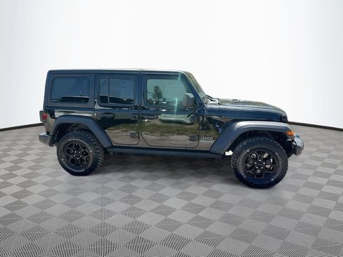 Used 2023 Jeep Wrangler Unlimited w/ Cold Weather Group AWD/4WD image 5