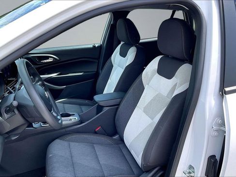 Used 2024 Chevrolet Trax LS w/ LS Convenience Package FWD image 24