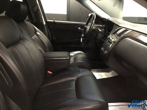 Used 2011 Cadillac DTS Base image 33