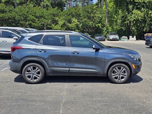 Used 2022 Kia Seltos S FWD image 5