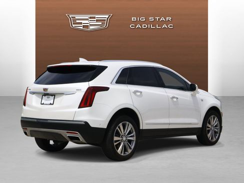 Used 2024 Cadillac XT5 Premium Luxury w/ Technology Package FWD image 5