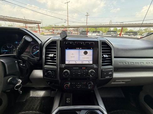 Used 2019 Ford F250 XLT w/ XLT Value Package AWD/4WD image 19