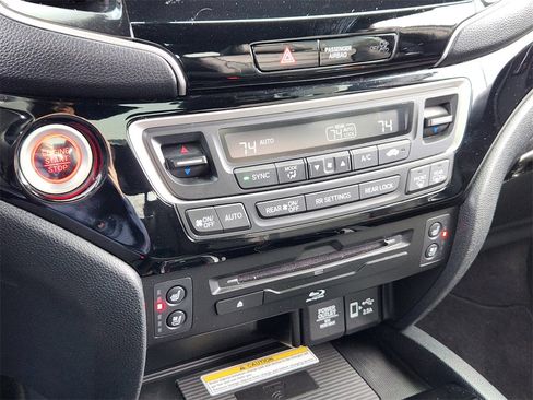 Certified 2020 Honda Pilot Black Edition image 22