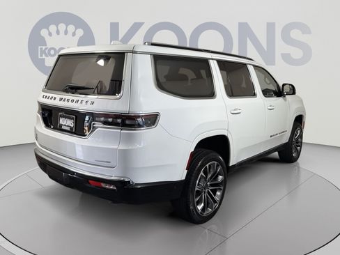 Used 2023 Jeep Grand Wagoneer Series III AWD/4WD image 7