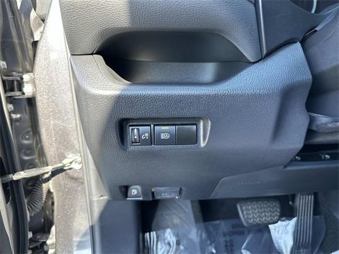 Used 2021 Toyota RAV4 XLE image 30