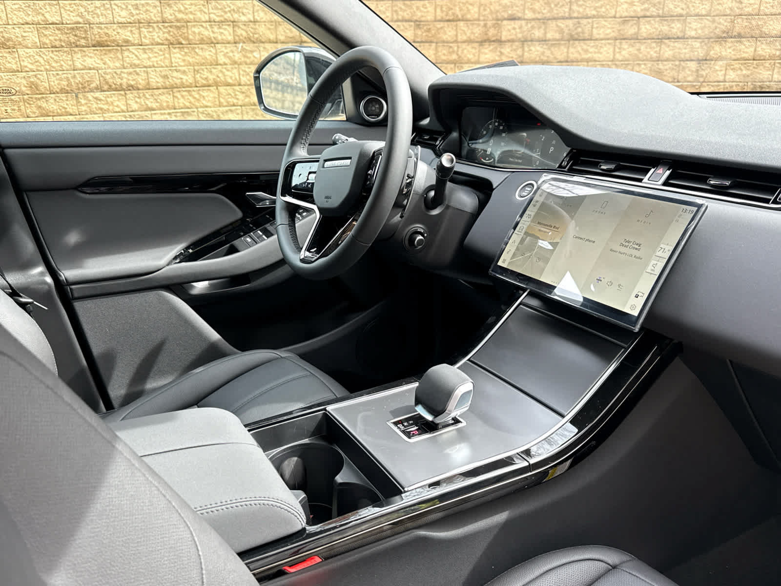Used 2026 Land Rover Range Rover Evoque S AWD/4WD image 8