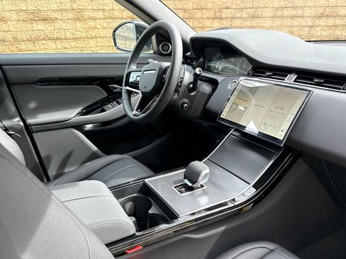 New 2026 Land Rover Range Rover Evoque S AWD/4WD image 8