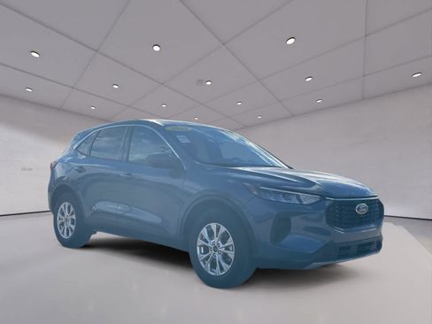 Certified 2023 Ford Escape Active w/ Tech Pack #2 image 3