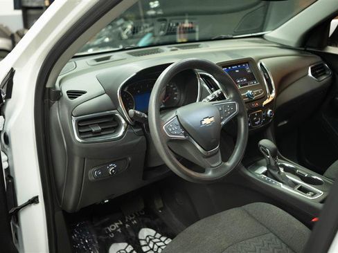 Used 2023 Chevrolet Equinox LT FWD image 9