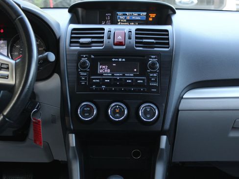 Used 2014 Subaru Forester 2.5i Limited image 21