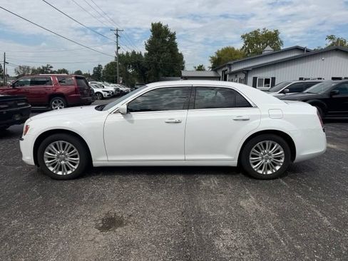 Used 2014 Chrysler 300 AWD w/ Driver Convenience Group image 2