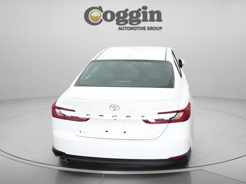 Used 2026 Toyota Camry SE w/ Multimedia Upgrade Package FWD image 7