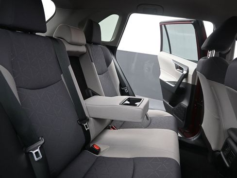 Used 2020 Toyota RAV4 XLE image 22