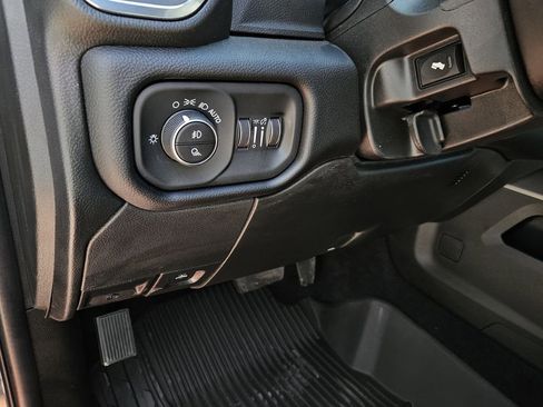 New 2026 RAM 3500 Laramie AWD/4WD image 14