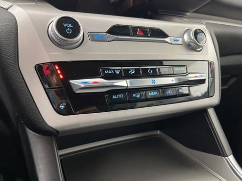 Used 2023 Ford Explorer XLT w/ Equipment Group 202A image 13