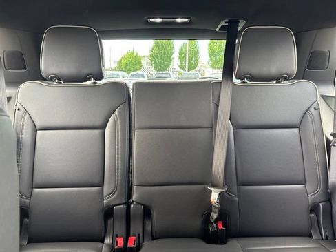 Used 2025 Chevrolet Tahoe Premier AWD/4WD image 33