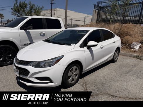 Used 2017 Chevrolet Cruze LS FWD image 1