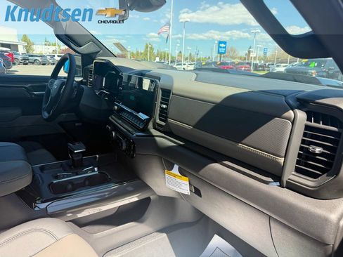 New 2026 Chevrolet Silverado 1500 ZR2 AWD/4WD image 13