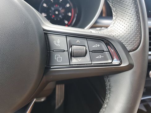 Used 2024 Alfa Romeo Stelvio Ti w/ Active Assist Plus Package image 23