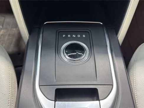 Used 2019 Land Rover Discovery Sport HSE image 22