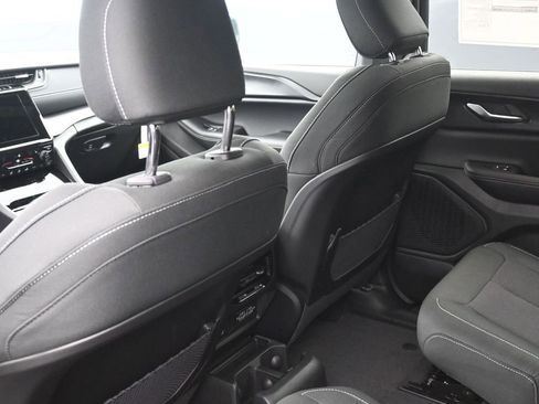 New 2026 Jeep Grand Cherokee L 2WD image 23