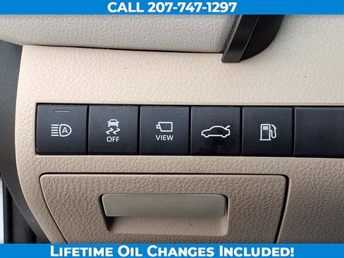 Used 2018 Toyota Camry image 15