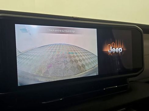 Used 2024 Jeep Wrangler Sport S image 18