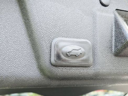 Used 2011 Buick Enclave CXL FWD image 15