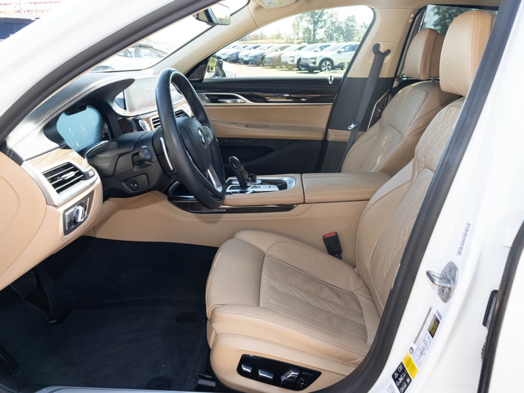Used 2021 BMW 750i xDrive w/ Luxury Rear Seating Package AWD/4WD image 23