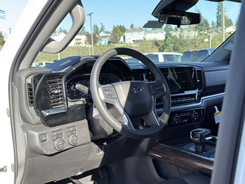 New 2026 Chevrolet Silverado 1500 LT Trail Boss w/ Convenience Package II AWD/4WD image 12