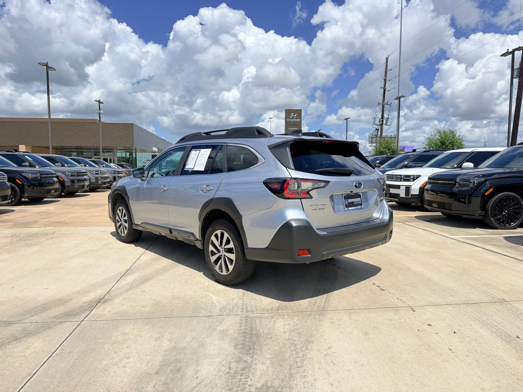 Used 2025 Subaru Outback Premium AWD/4WD image 9