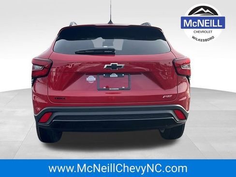 New 2026 Chevrolet Trax RS w/ Sunroof Package image 6