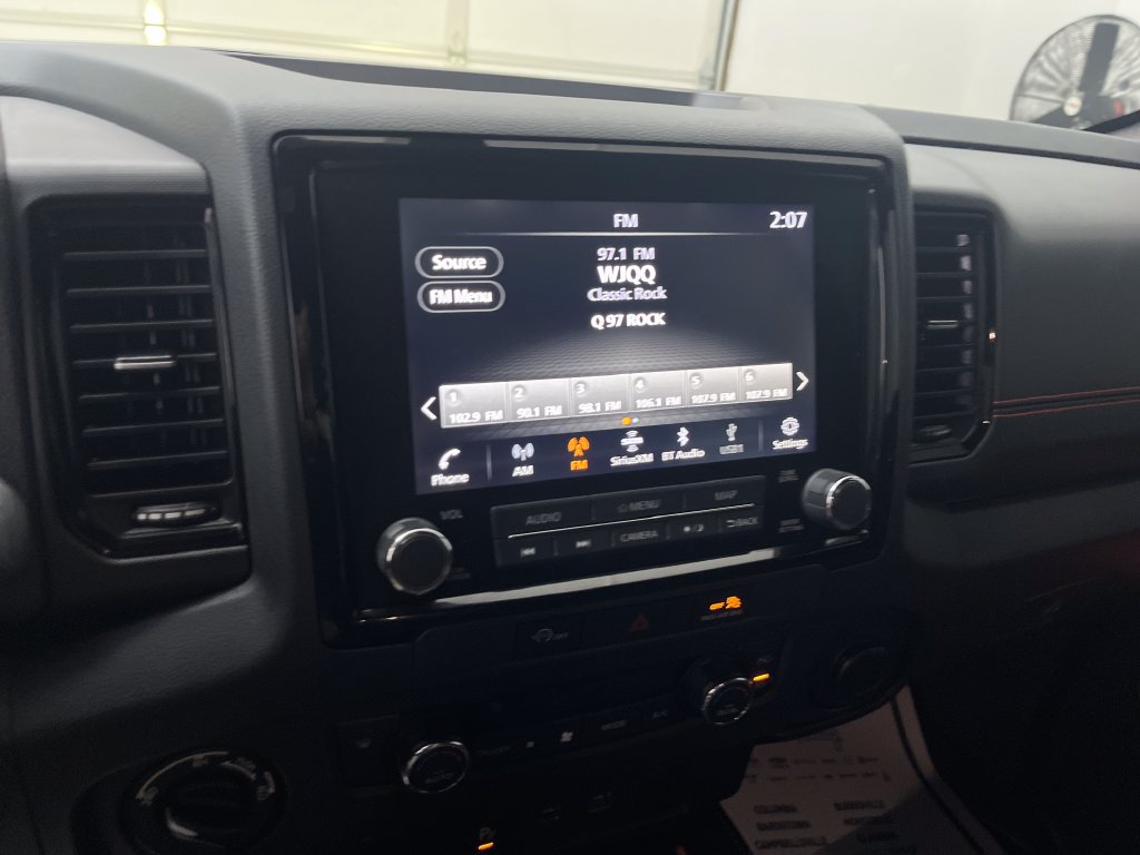 Used 2023 Nissan Frontier PRO-4X w/ Technology Package AWD/4WD image 19