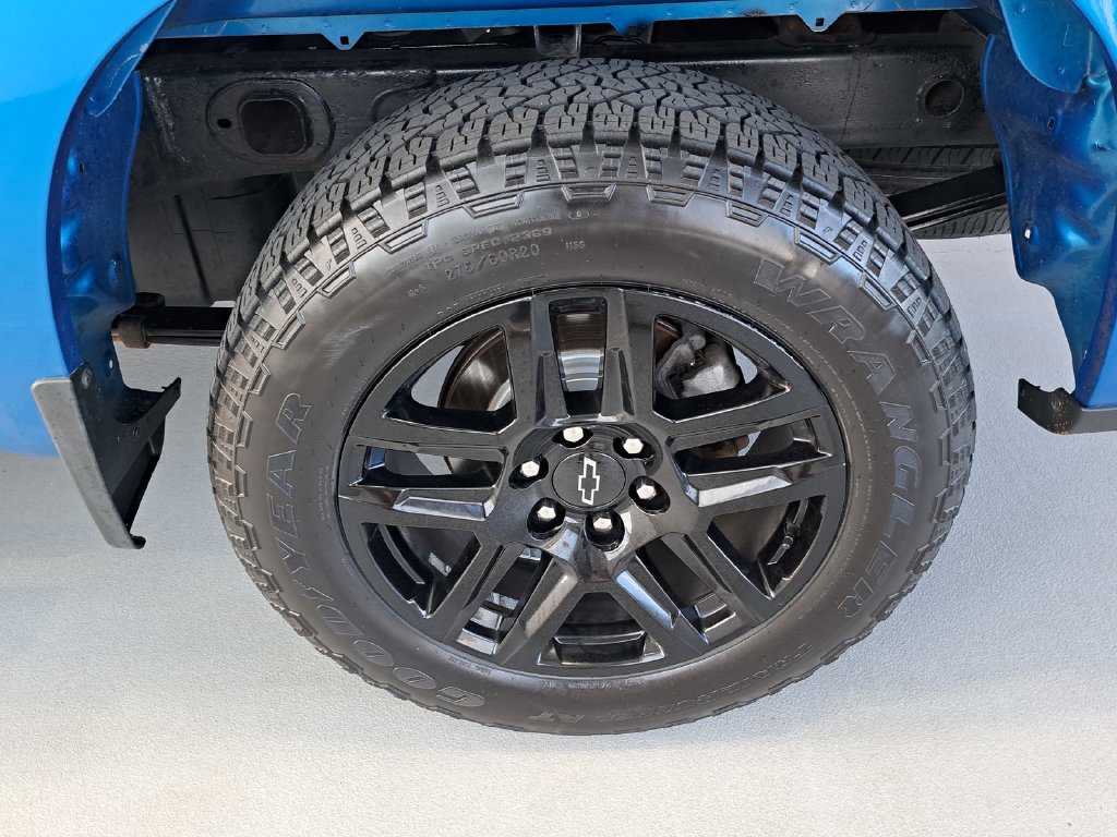 Used 2022 Chevrolet Silverado 1500 Custom AWD/4WD image 35