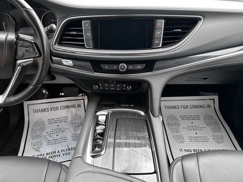 Used 2024 Buick Enclave Premium image 17