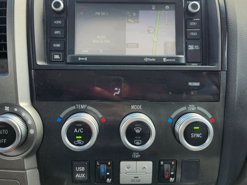 Used 2016 Toyota Sequoia Platinum image 34