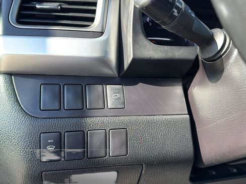 Used 2016 Toyota Highlander XLE image 15