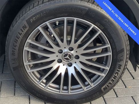 Used 2024 Mercedes-Benz GLC 300 4MATIC image 12