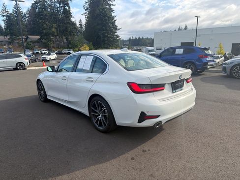 Used 2019 BMW 330i Sedan w/ Convenience Package RWD image 3