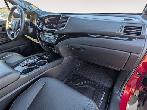 Certified 2025 Honda Passport Black Edition image 36