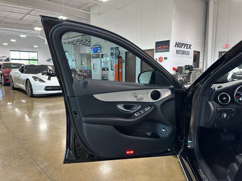 Used 2018 Mercedes-Benz C 300 Sedan image 11