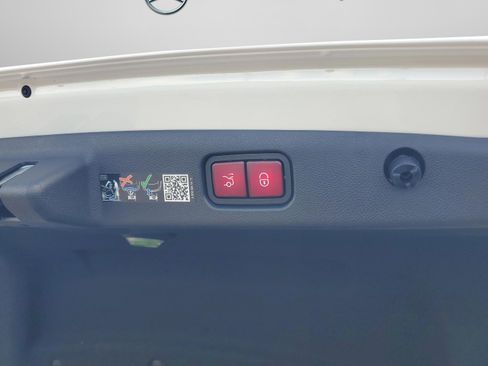 Certified 2025 Mercedes-Benz E 350 Sedan image 8