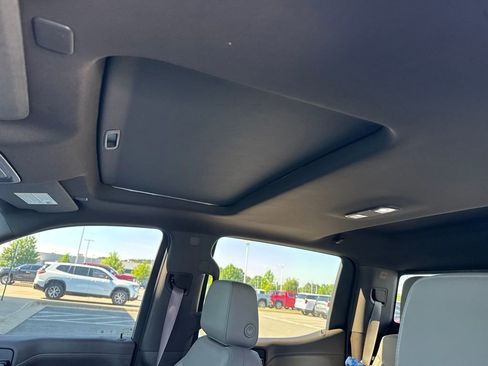 Used 2020 GMC Sierra 1500 SLT w/ SLT Premium Plus Package AWD/4WD image 12